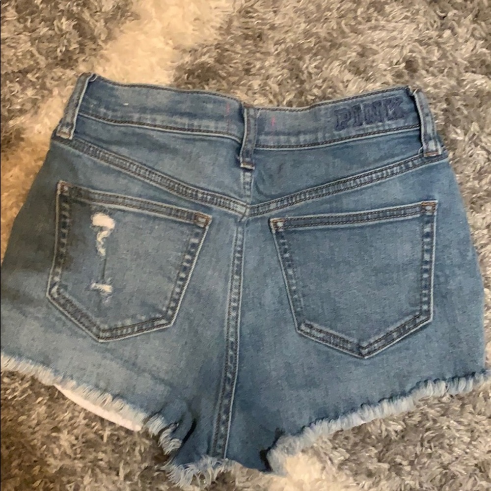 Shorts - Picture 3 of 4